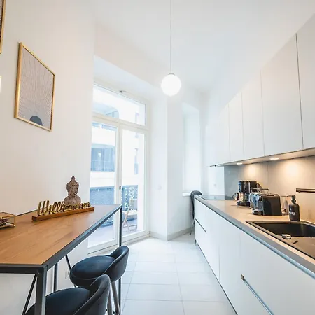 Apartamento Tip! Design-apartment In Toplage 75qm In Szeneviertel