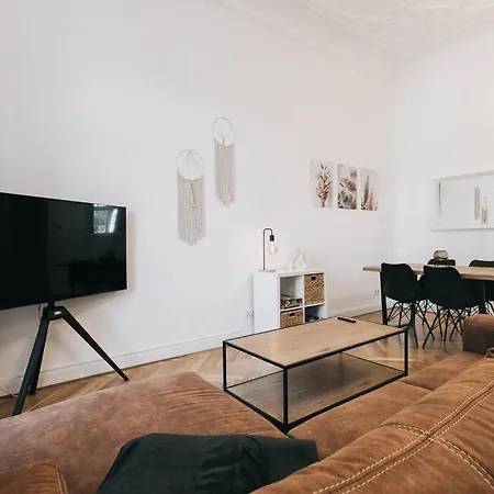 Apartamento Tip! Design-apartment In Toplage 75qm In Szeneviertel